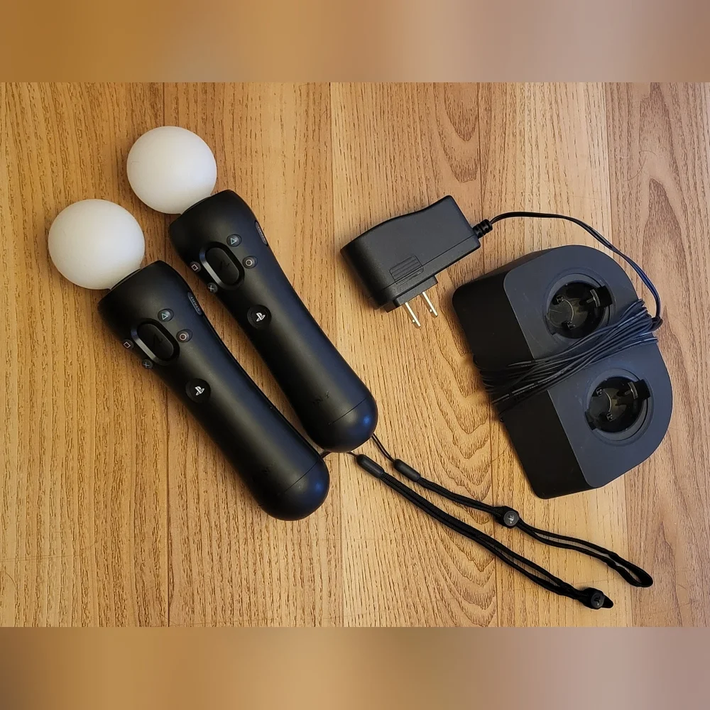 PS4 VR Controllers and Charging Dock
